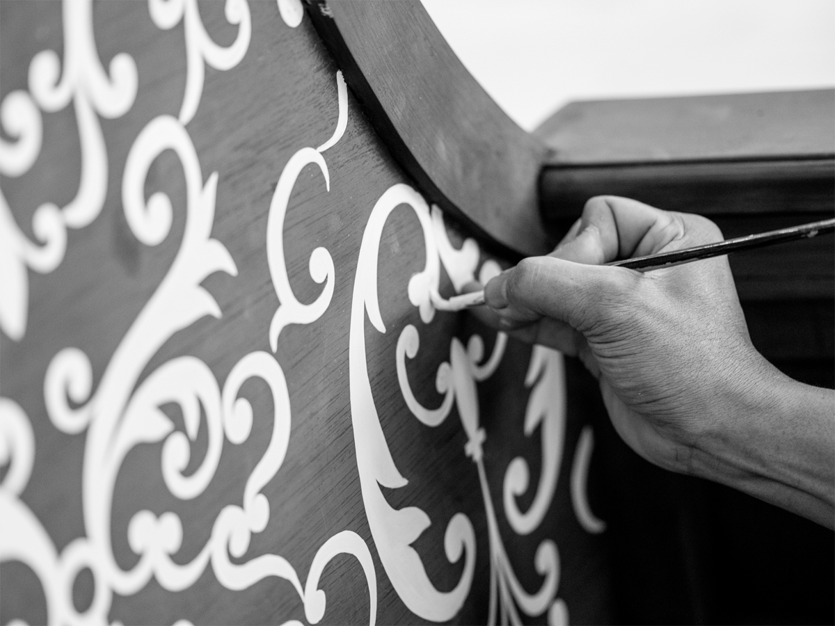 Customization & Finishing